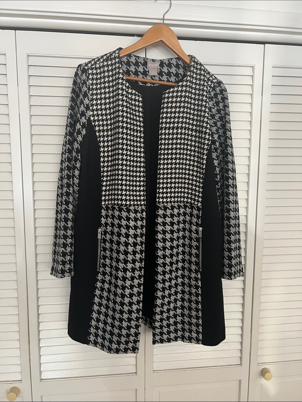 Chico's Black & White Houndstooth Long Zip Jacket with Solid Panels